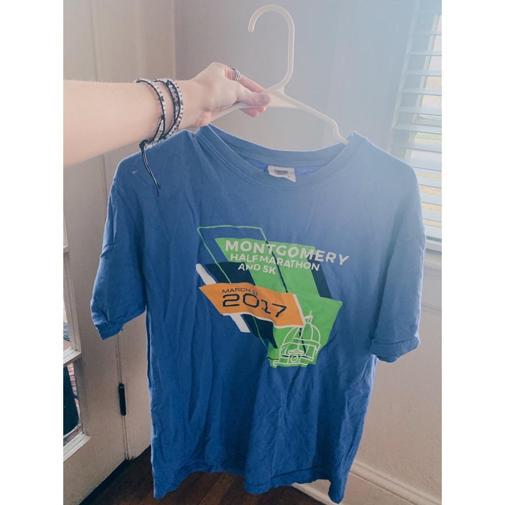 BLUE TSHIRT// SIZE M